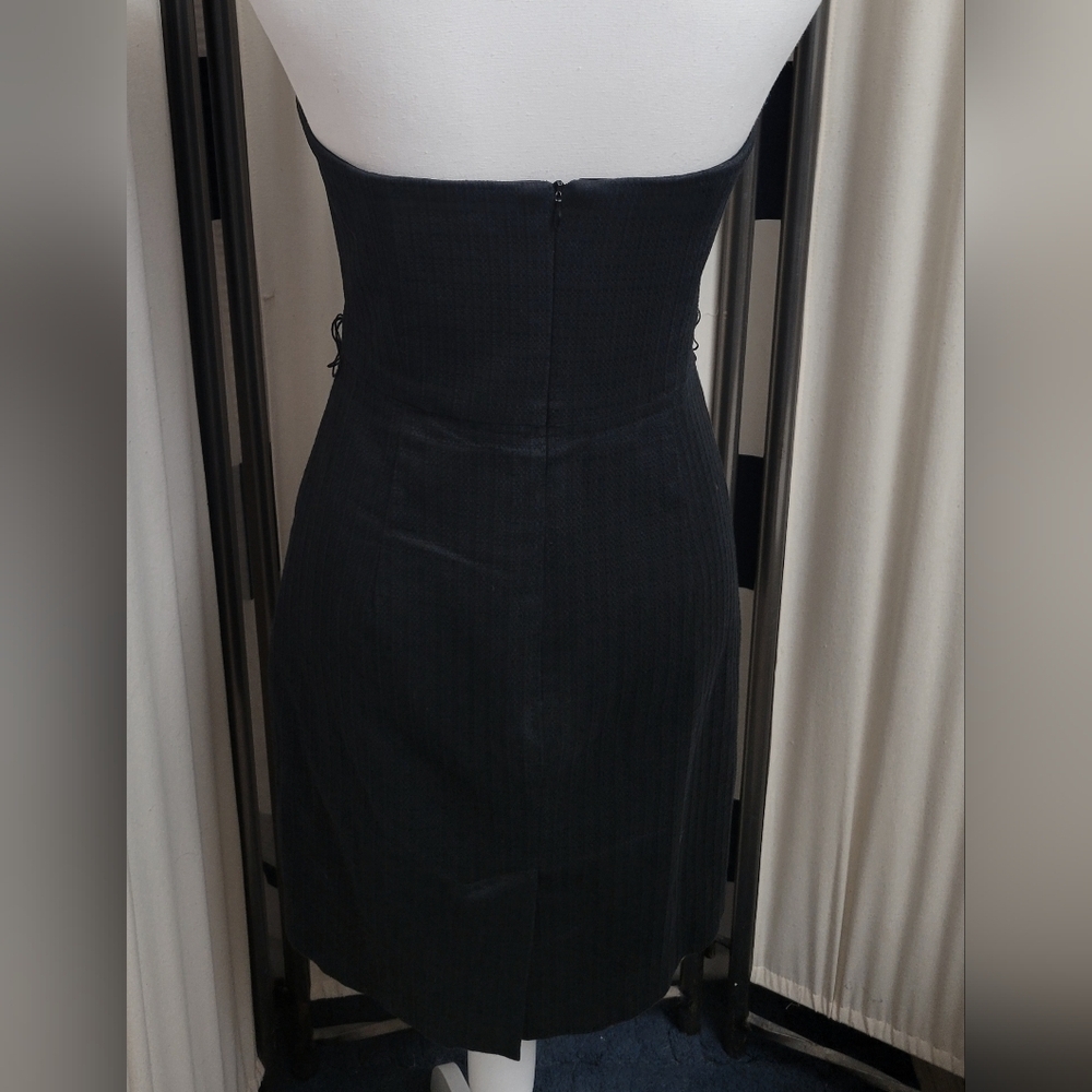 Trina Turk Sleek Black Textured Strapless Lined Dress | Size 6 - Picture 2 of 4